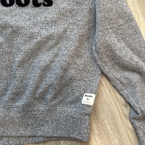 NWOT Beaver Long Sleeve T-Shirt from Roots size medium (H27) - Picture 3 of 5